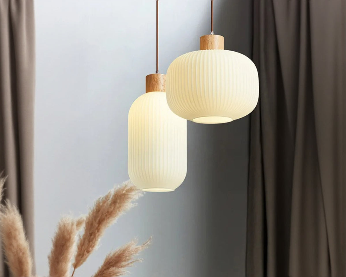 Lustre japonais en bois et verre strié, vue 2
