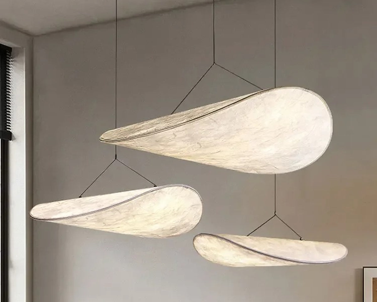 Lustre japonais Japandi en soie aux courbes fluides