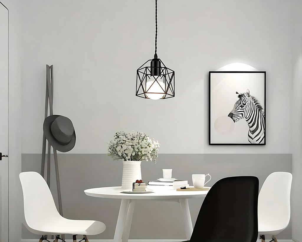 Petit lustre industriel en métal noir ou doré