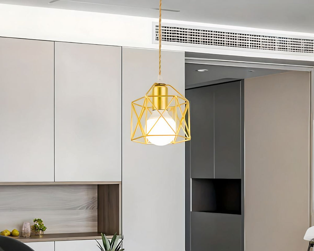 Petit lustre industriel en métal noir ou doré, vue 2