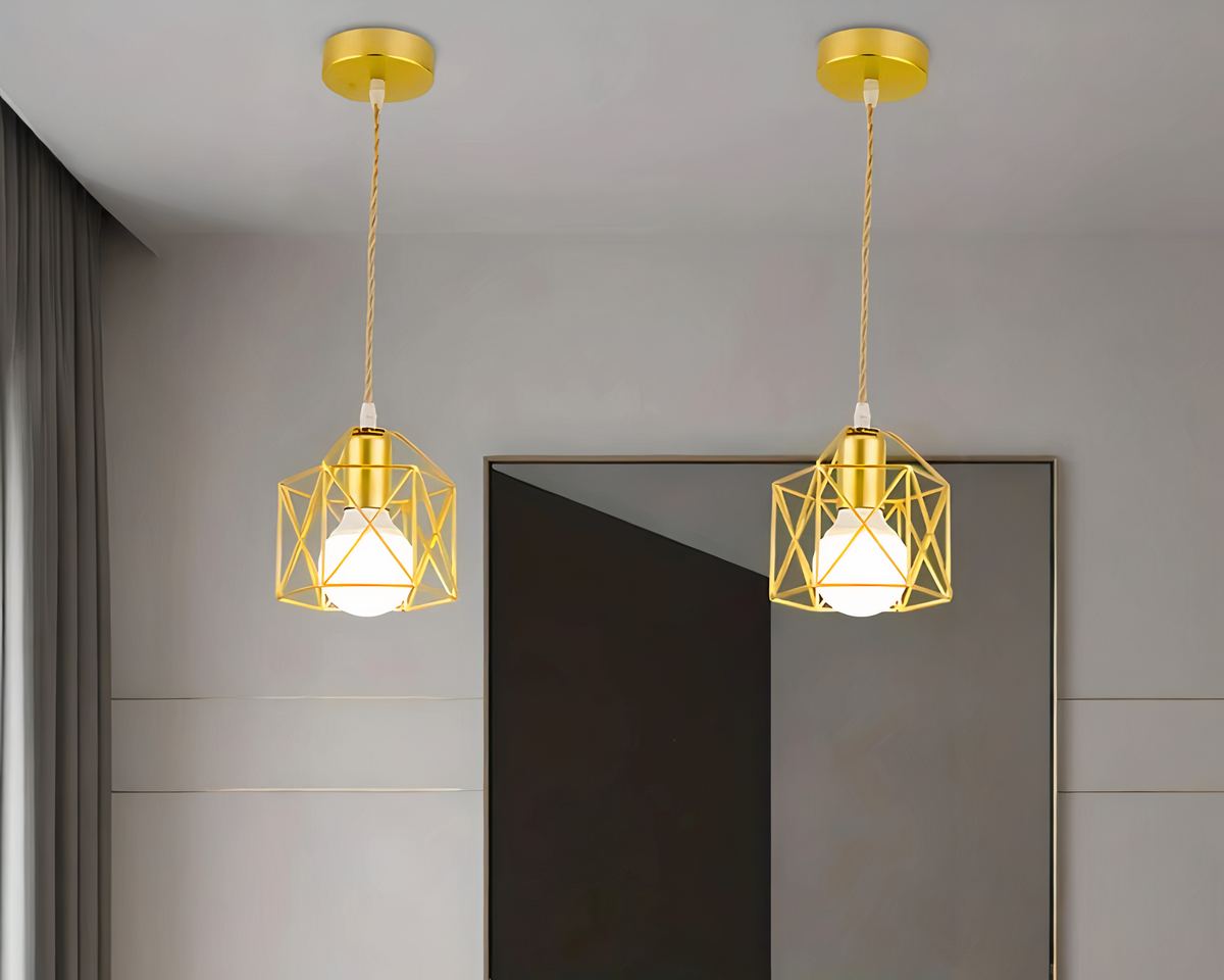 Petit lustre industriel en métal noir ou doré, vue 4