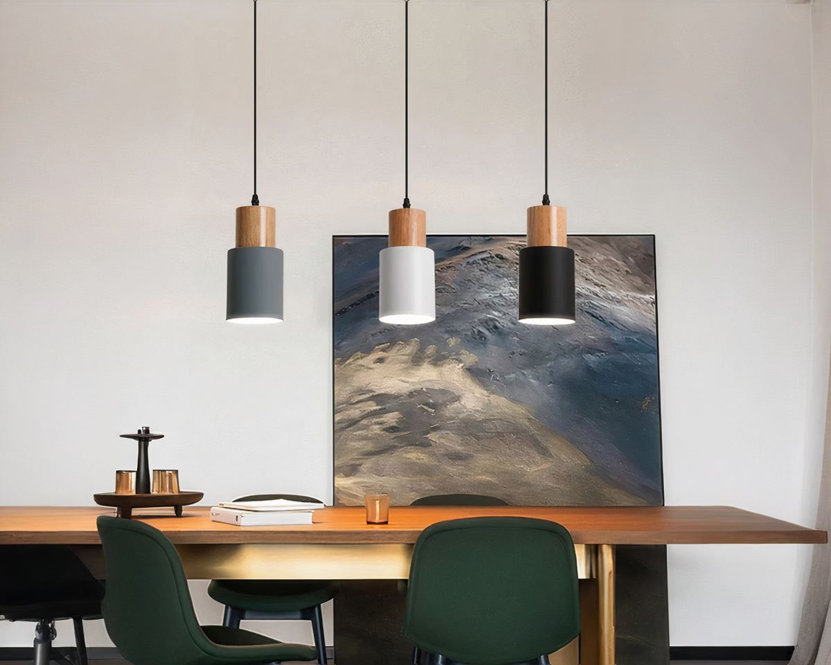 Petit lustre bois et abat-jour en métal minimaliste, vue 3