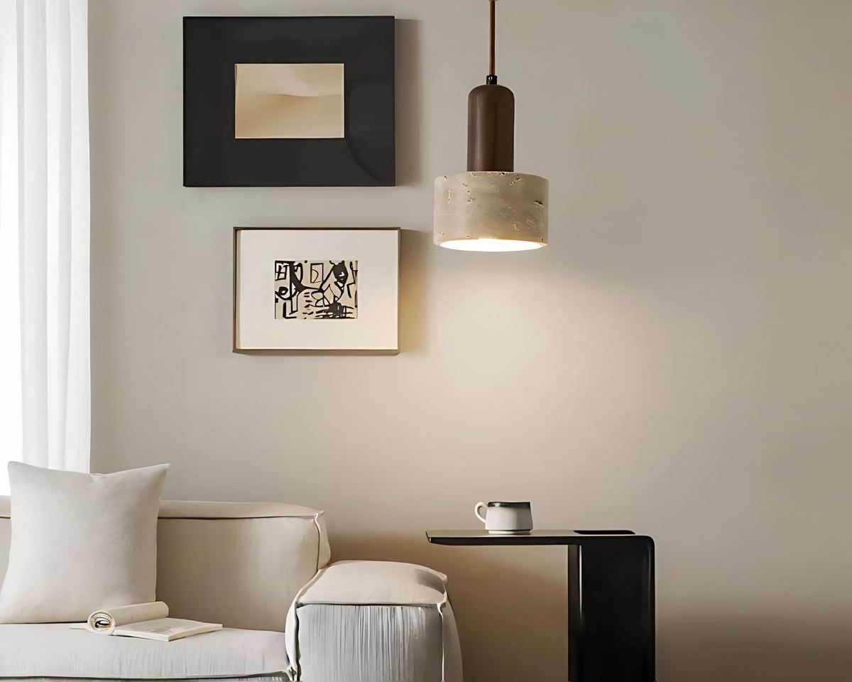 Petit lustre en pierre beige et bois, esprit nature