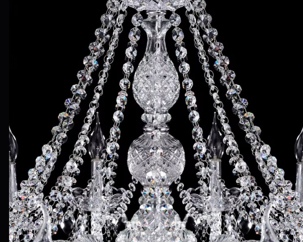 Lustre cristal baroque à six ou huit bougeoirs, vue 5