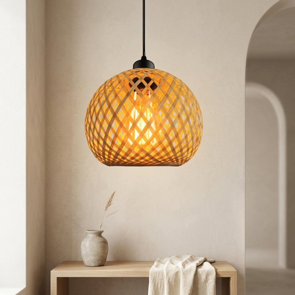 Lustre bohème boule en rotin et câble noir