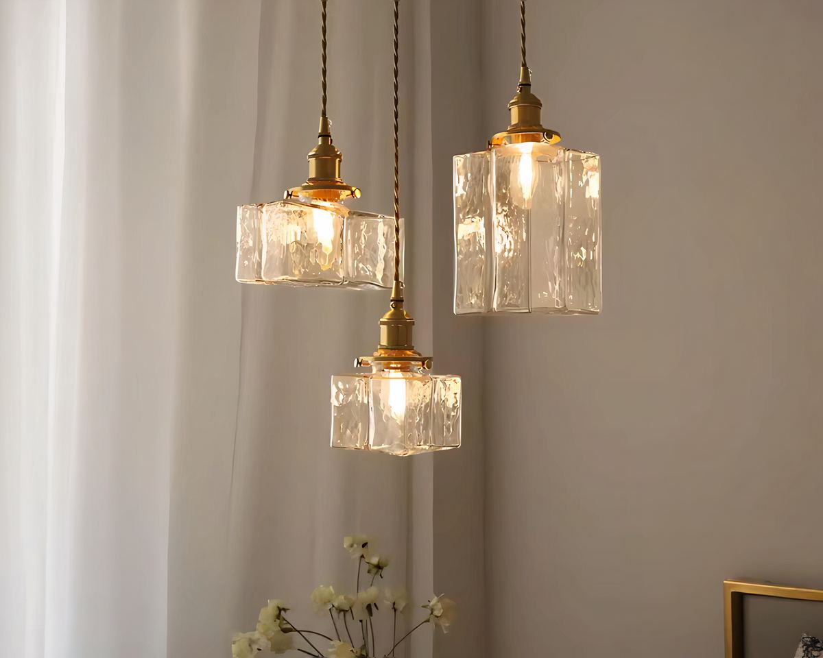 Lustre art déco cube en verre texturé et laiton
