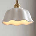 Lustre ancien en céramique blanche forme cloche ondulée