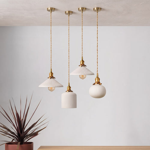 Lustre art déco en céramique blanche et laiton