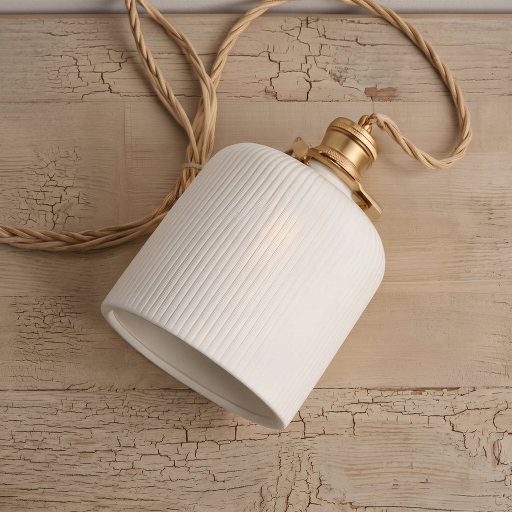 Lustre art déco en céramique blanche et laiton, vue 6
