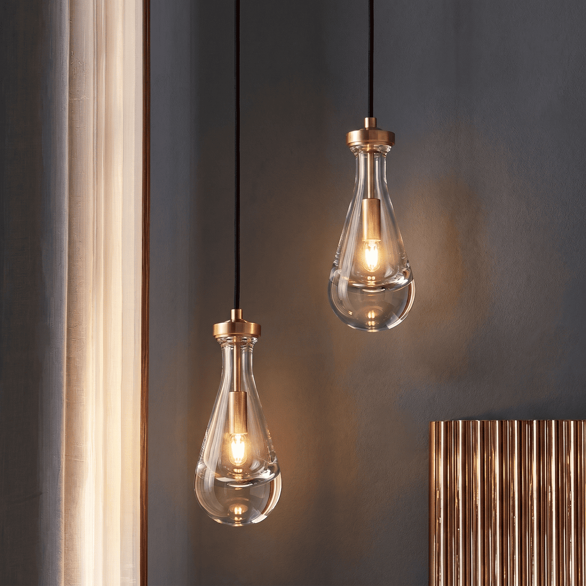 Lustre en laiton et goutte de verre épais à reflets