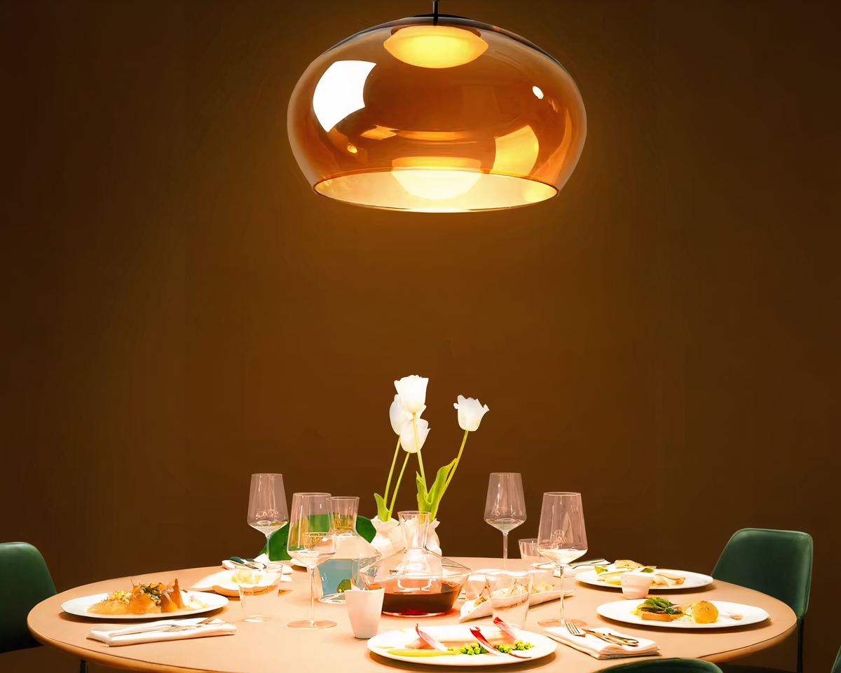 Lustre boule en verre ambré esprit années 50