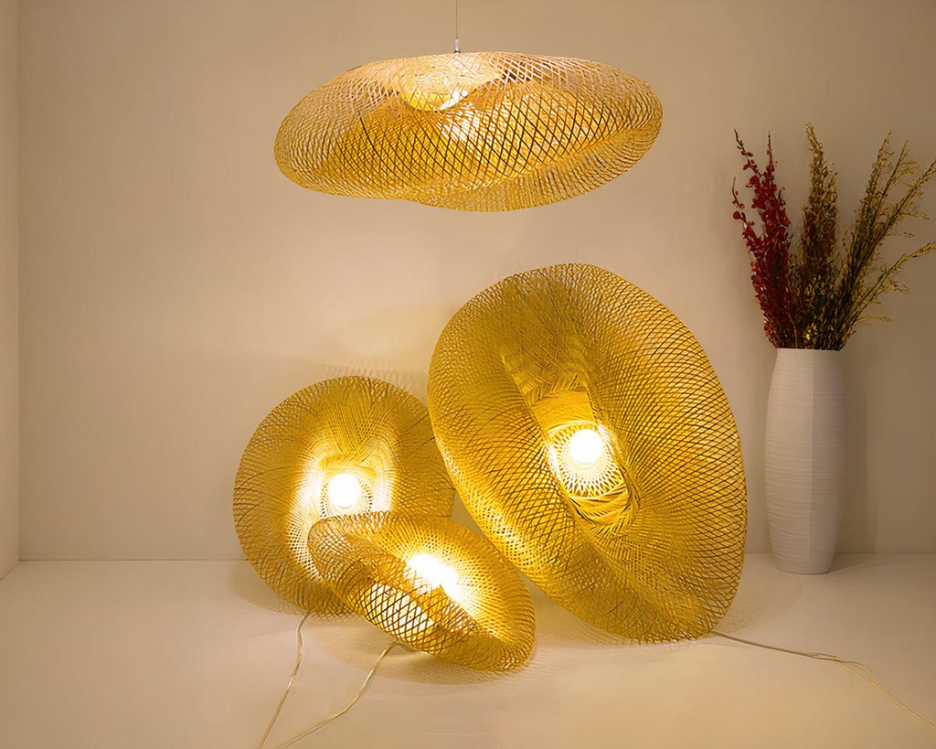 Lustre japonais chapeau en bambou tressé, vue 4