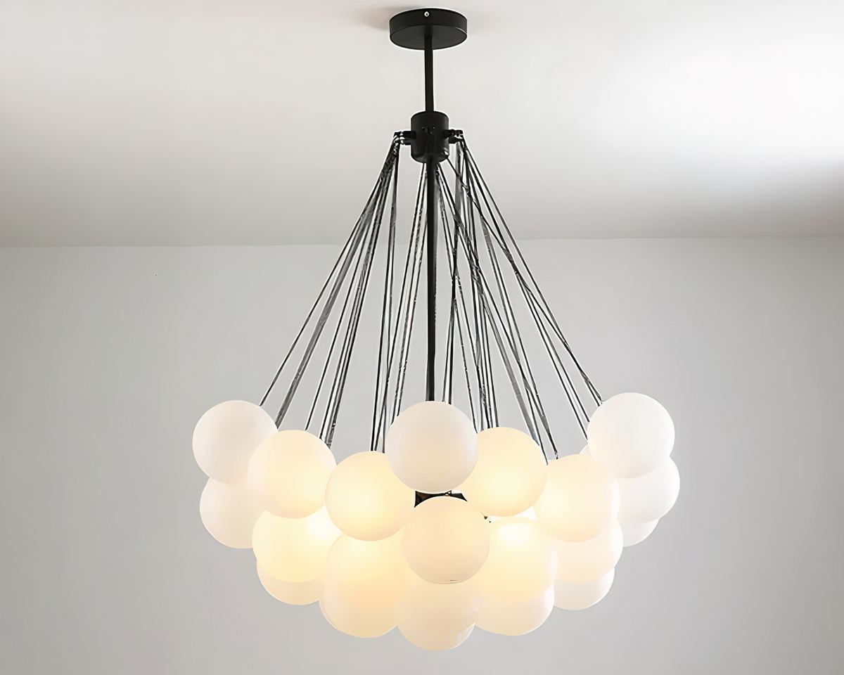 Lustre boule en grappe de globes de verre givré, vue 3