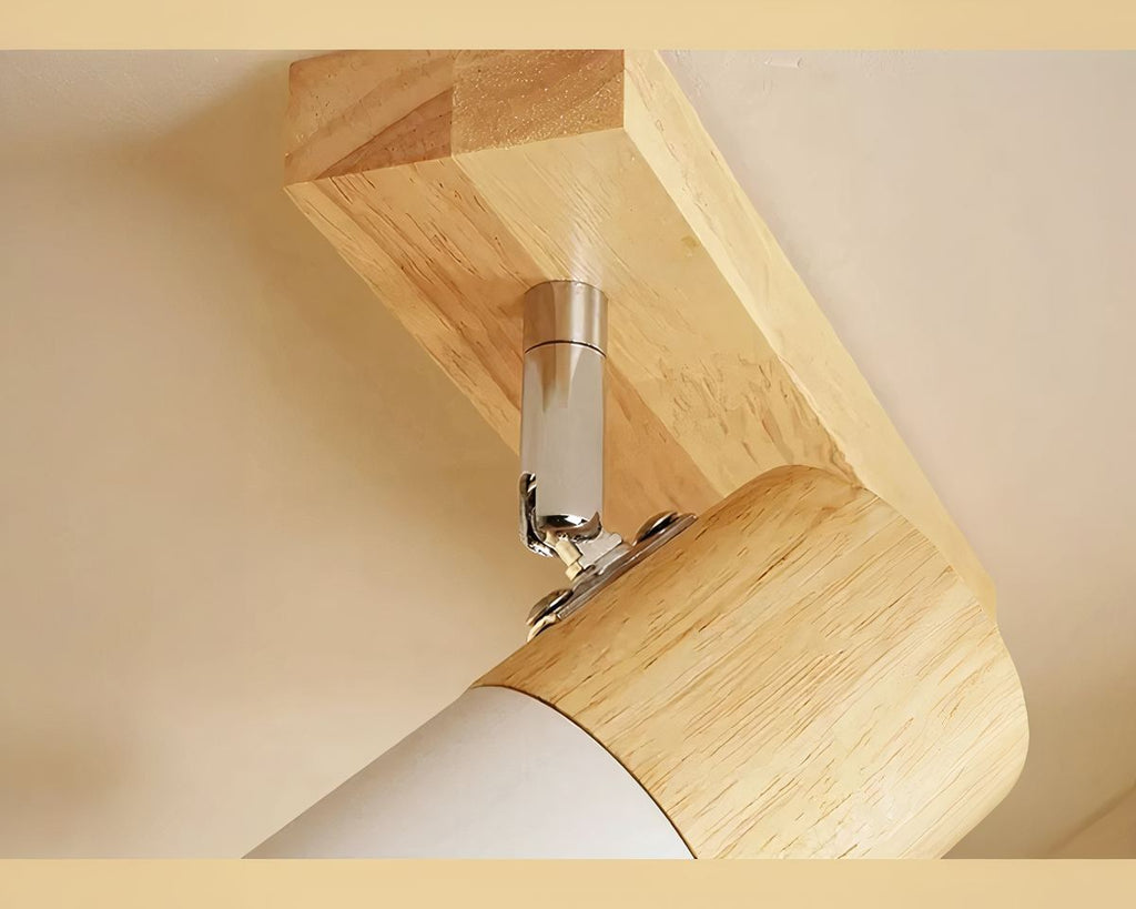 Lustre scandinave barre en bois à trois spots, vue 3