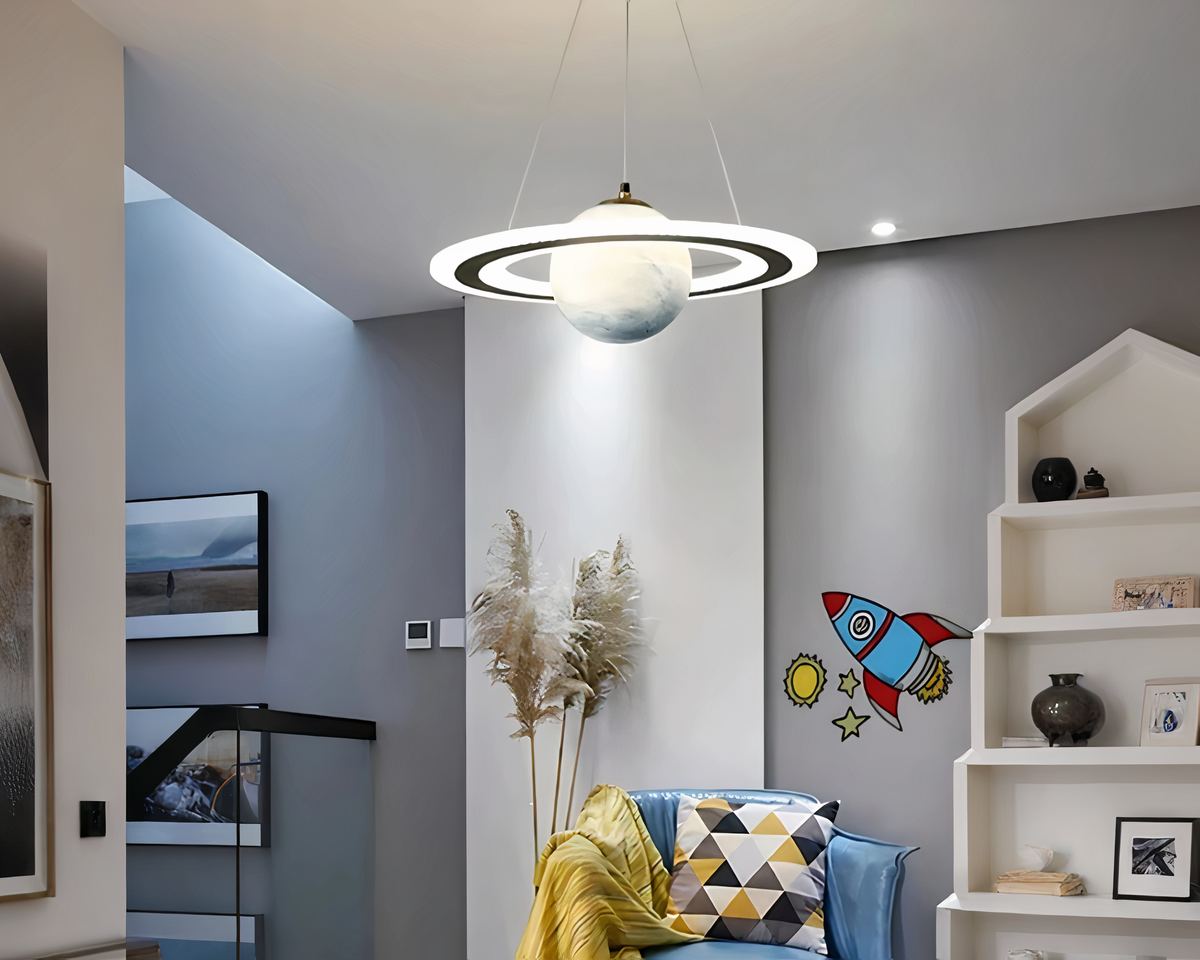 Lustre chambre ado planète à anneau lumineux, vue 7