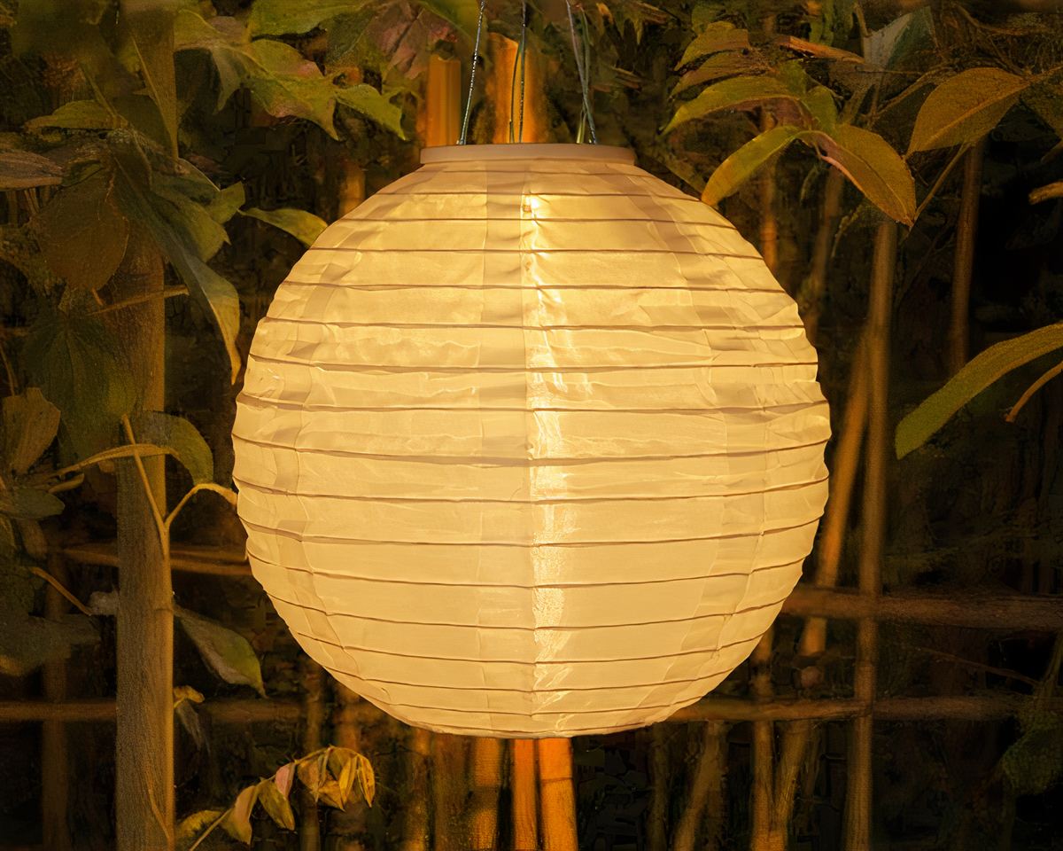 Lustre extérieur solaire boule blanche façon lanterne asiatique