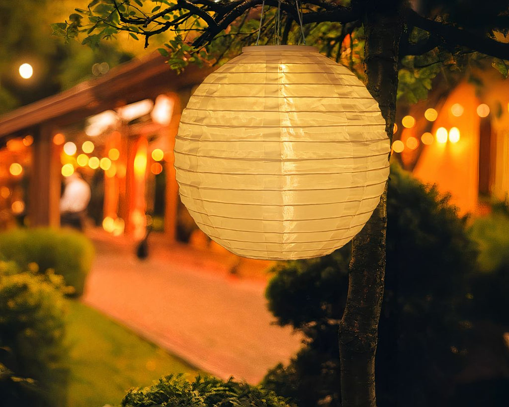 Lustre extérieur solaire boule blanche façon lanterne asiatique, vue 3