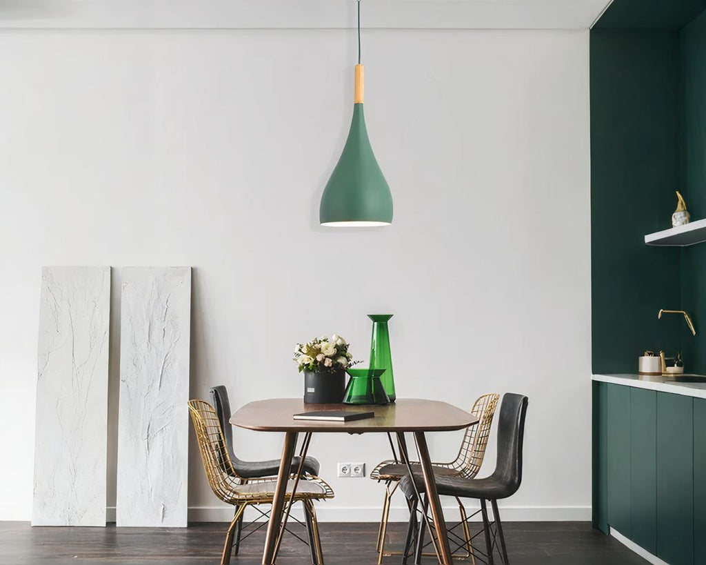 Lustre scandinave étroit et allongé en métal et bois