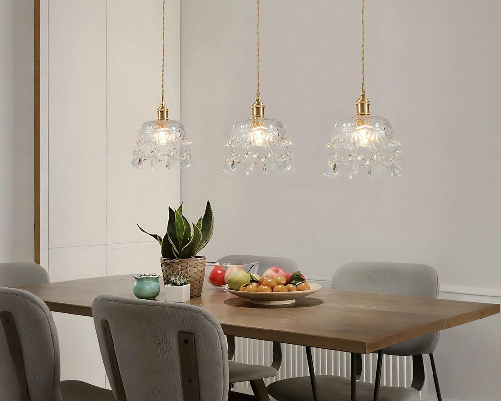 Lustre baroque cascade de cristal et fer doré