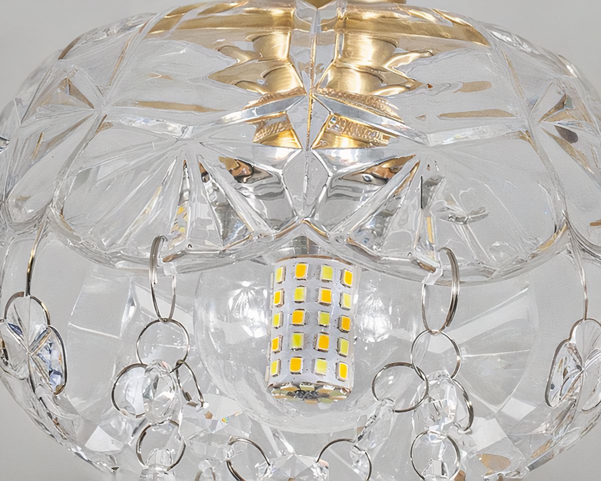 Lustre baroque cascade de cristal et fer doré, vue 6
