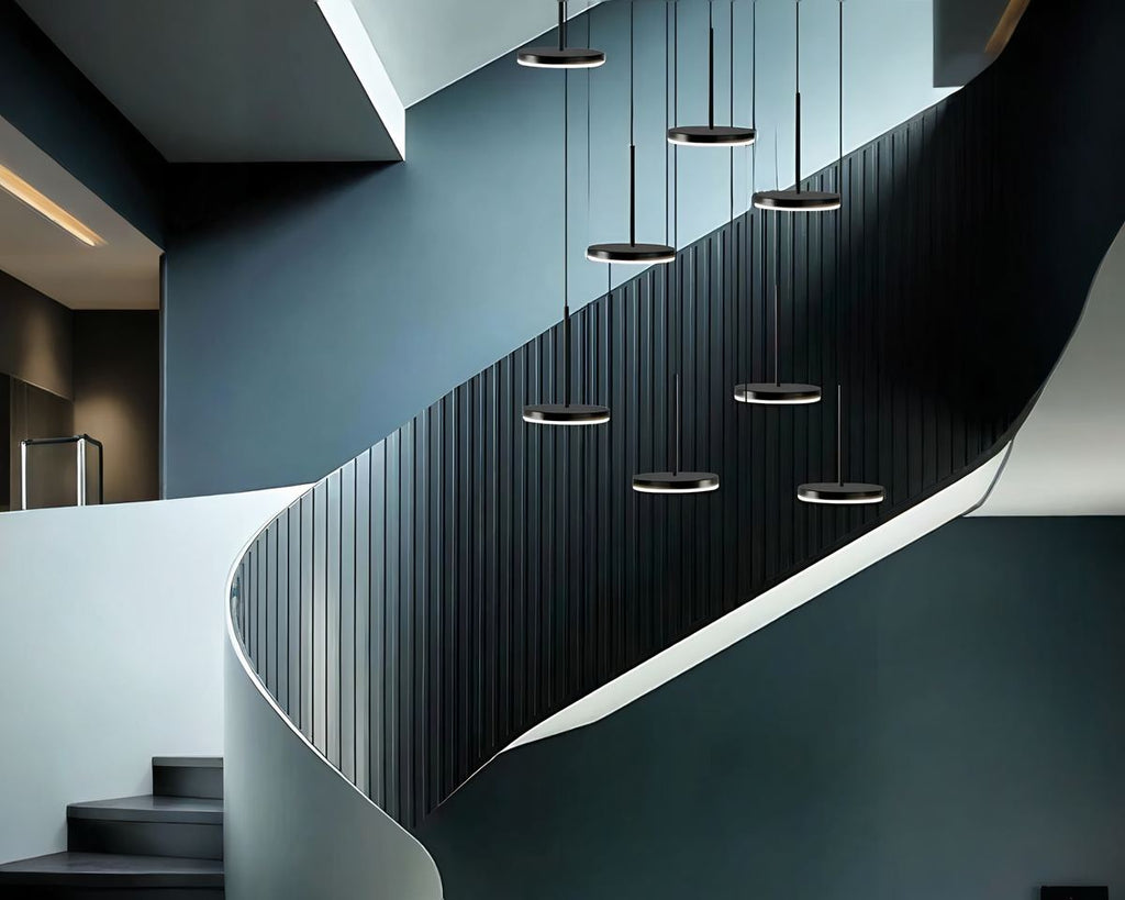 Lustre escalier grappe de spots ronds noirs LED, vue 2