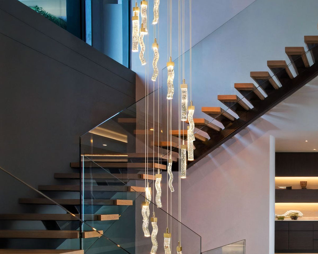 Lustre cristal cage d'escalier en vagues dorées
