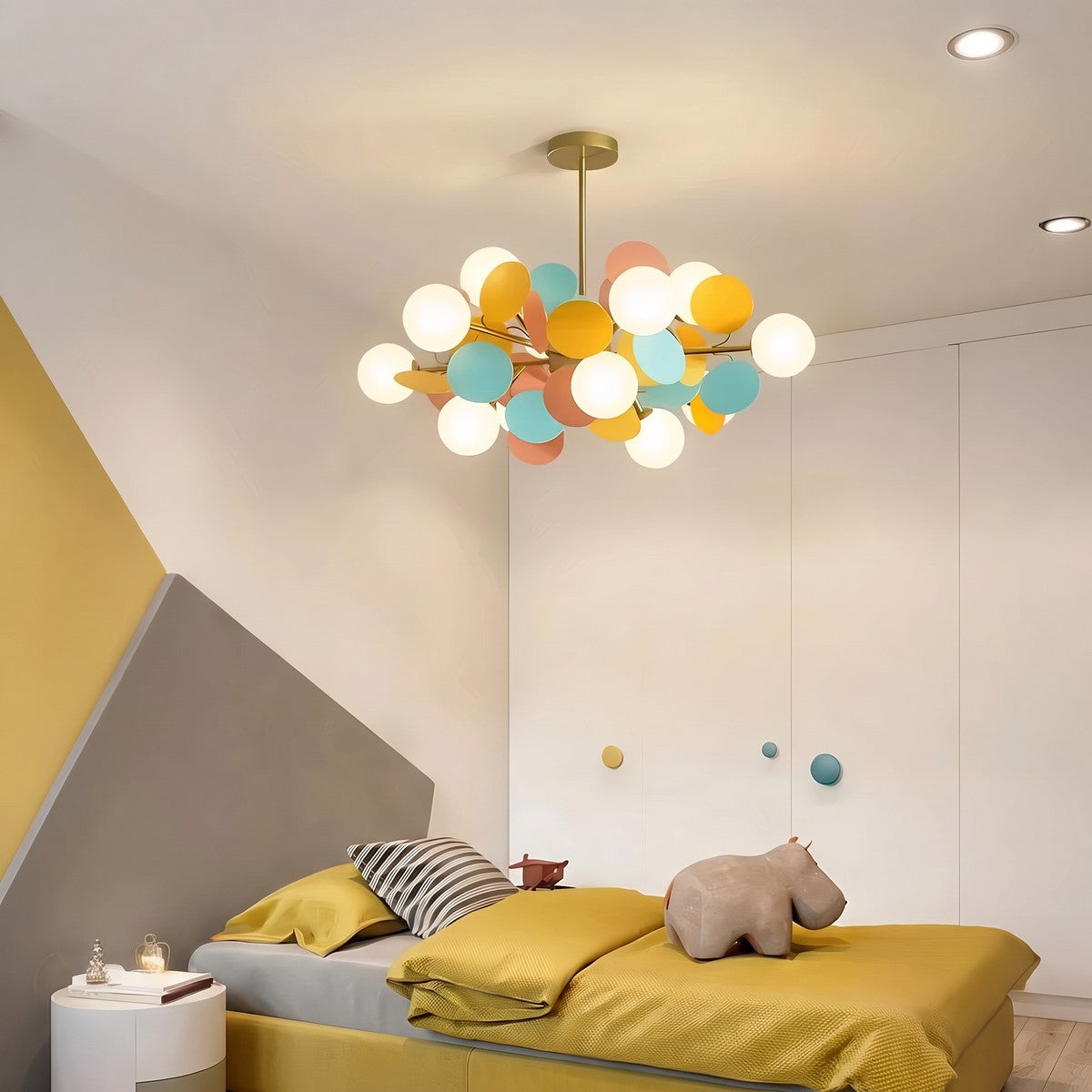 Lustre moderne ampoules rondes et pastilles de couleur