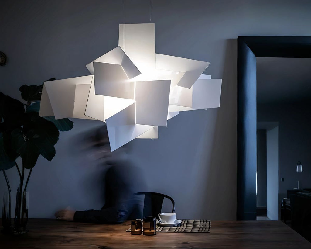 Lustre moderne panneaux entrecroisés façon Big Bang, vue 3
