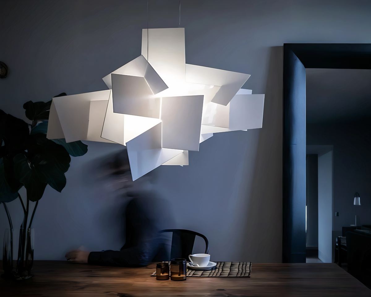 Lustre moderne panneaux entrecroisés façon Big Bang, vue 3