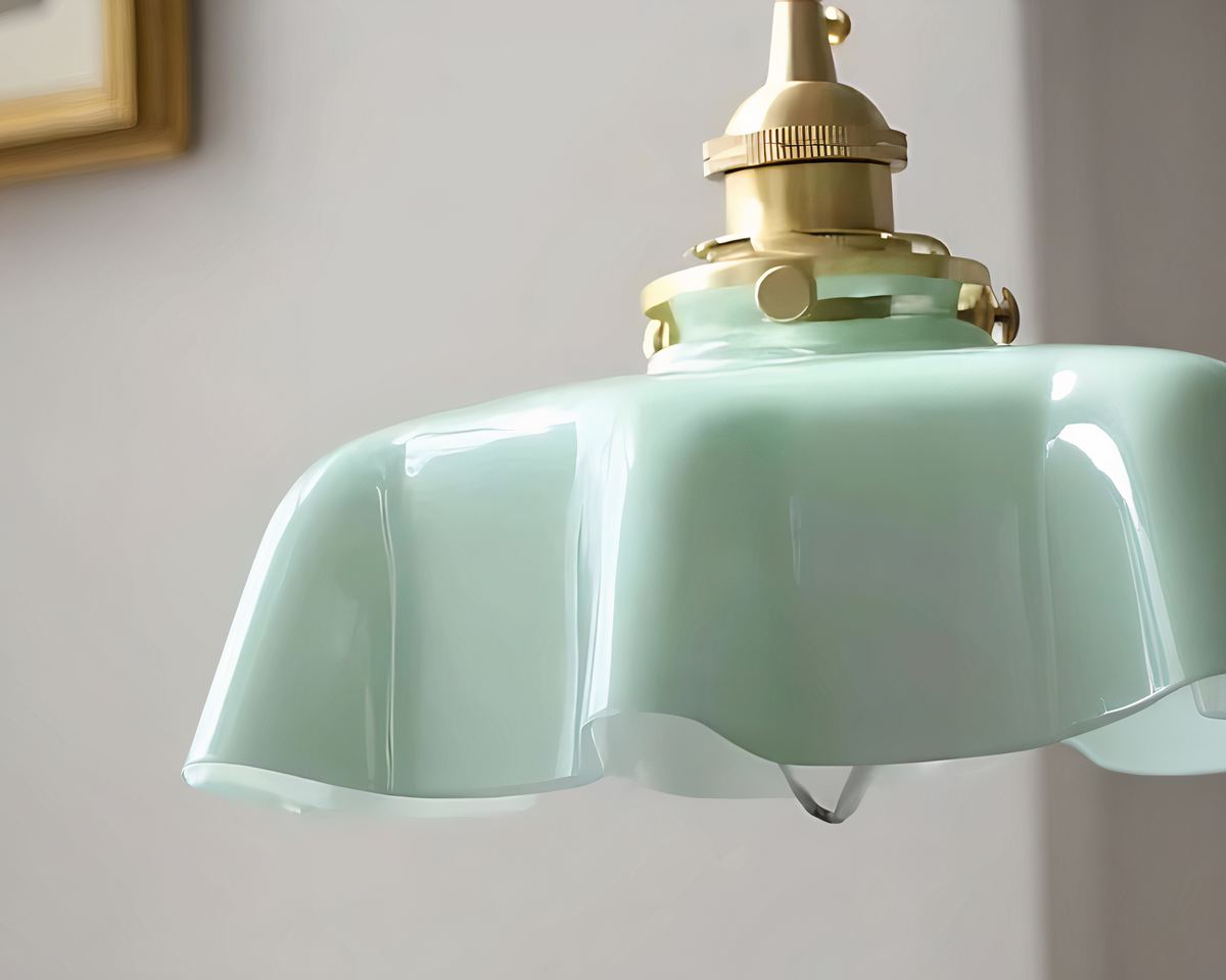 Lustre opaline pastel à collerette ondulée, vue 9