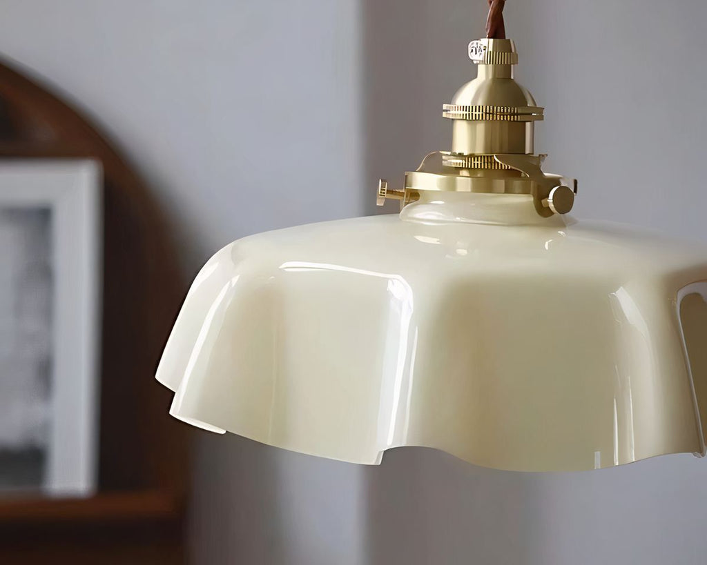 Lustre opaline pastel à collerette ondulée, vue 10
