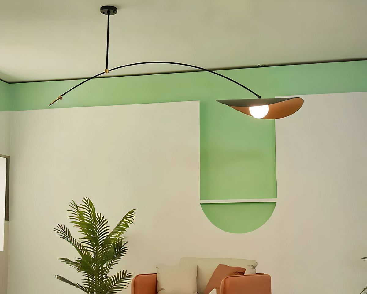 Lustre design à long bras suspendu et abat-jour orientable
