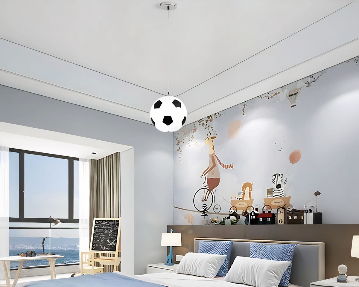 Lustre chambre ballon de football en verre et métal, vue 2