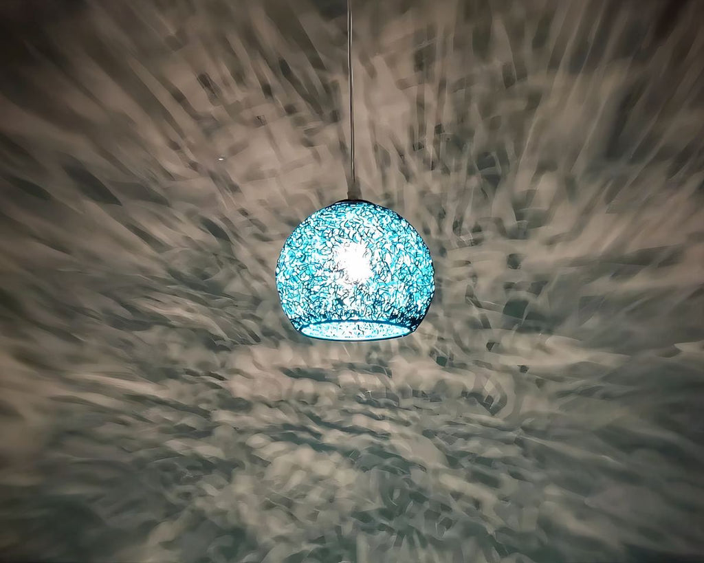 Lustre chambre ado boule en fil d'aluminium emmêlé, vue 2