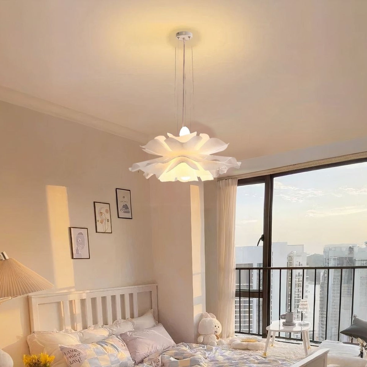 Lustre chambre cocooning à pétales superposés