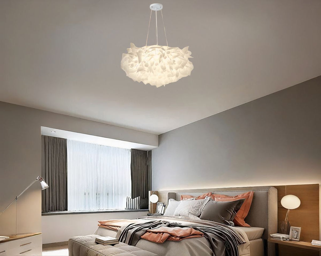 Lustre chambre cocooning nuage de pétales