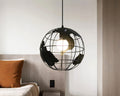 Lustre industriel globe terrestre en métal ajouré