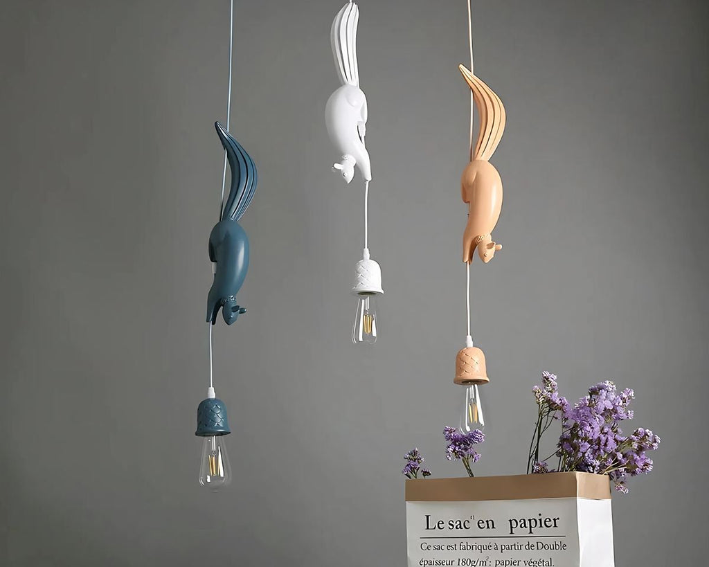 Lustre chambre bébé écureuil suspendu en résine