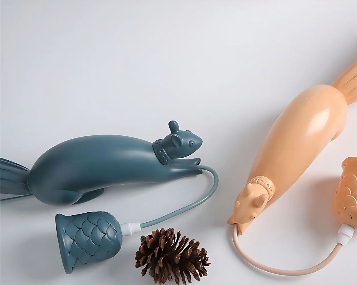 Lustre chambre bébé écureuil suspendu en résine, vue 10