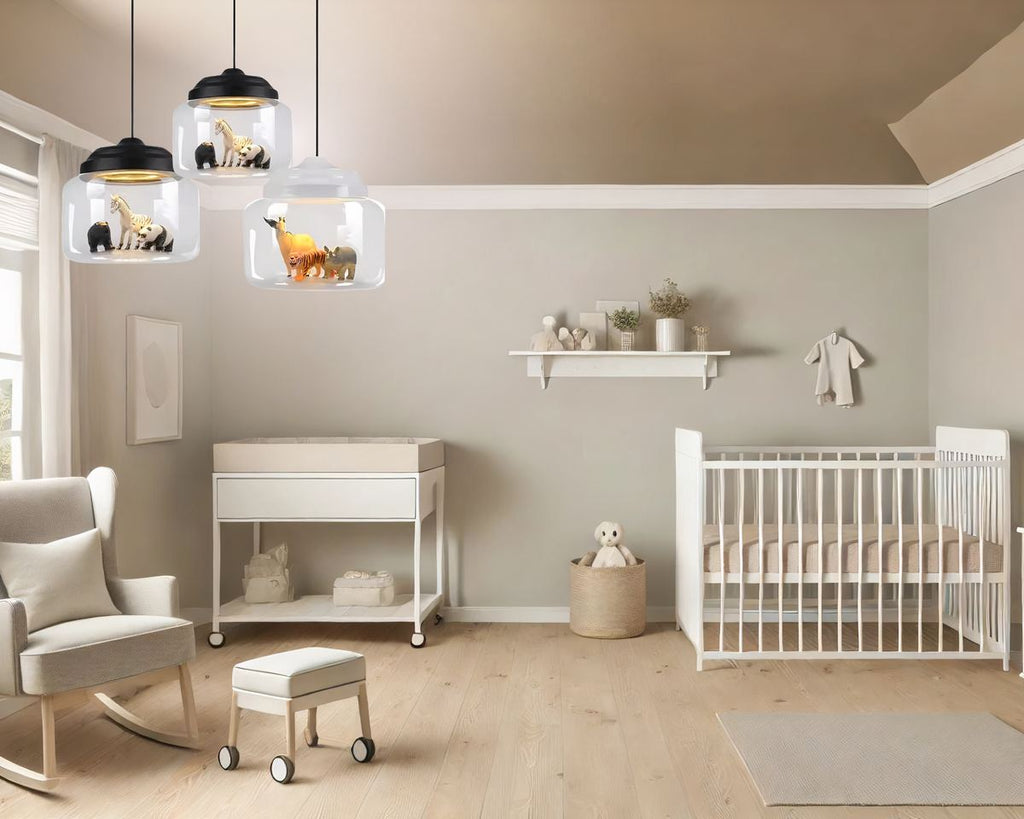 Lustre chambre bébé cube de verre avec figurines, vue 5