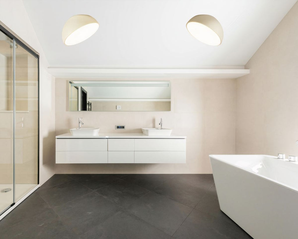 Lustre salle de bain en demi-cercle, fer forgé et acrylique, vue 3