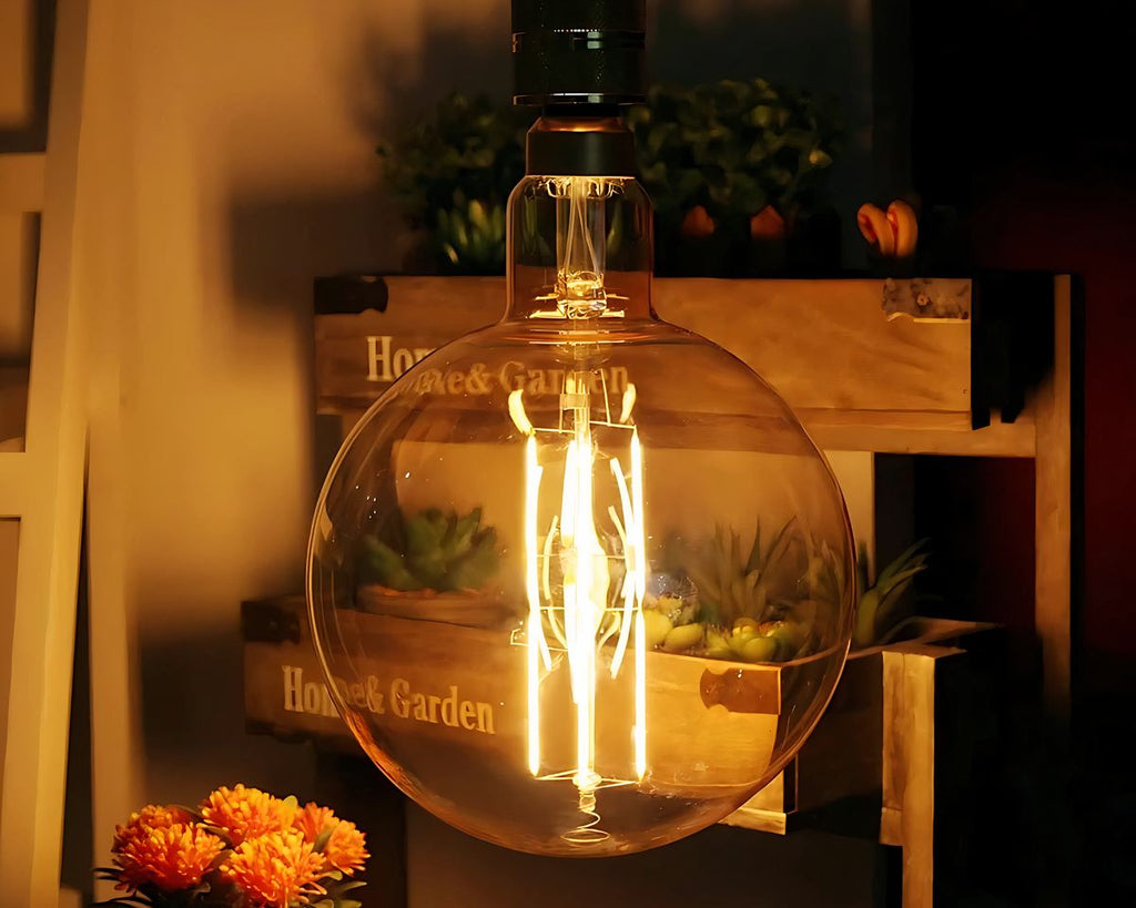 Lustre design ampoule géante ambrée spirale, vue 4