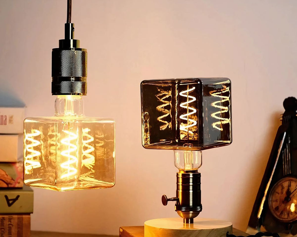 Lustre design ampoule géante carrée à filament, vue 3