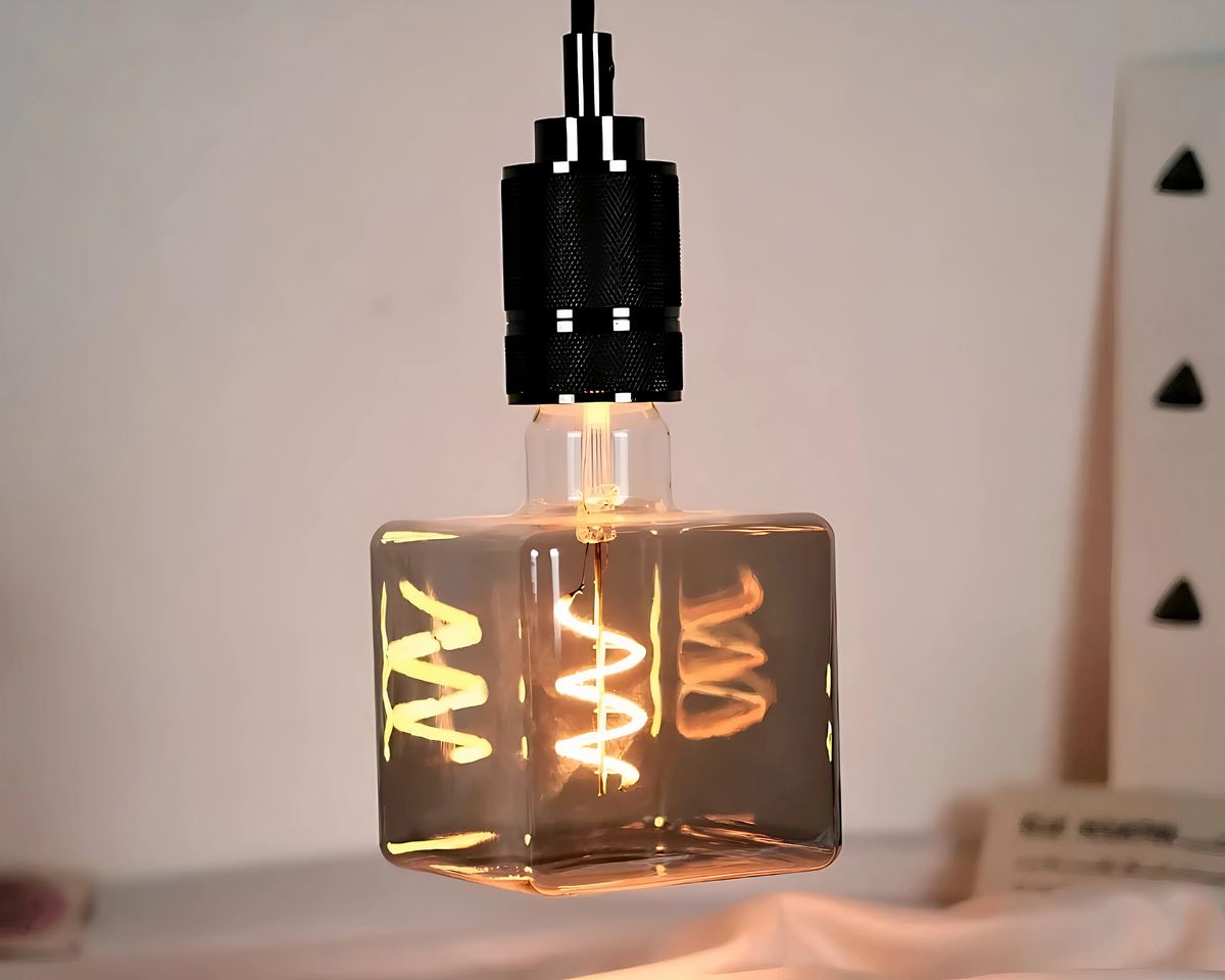 Lustre design ampoule géante carrée à filament, vue 4