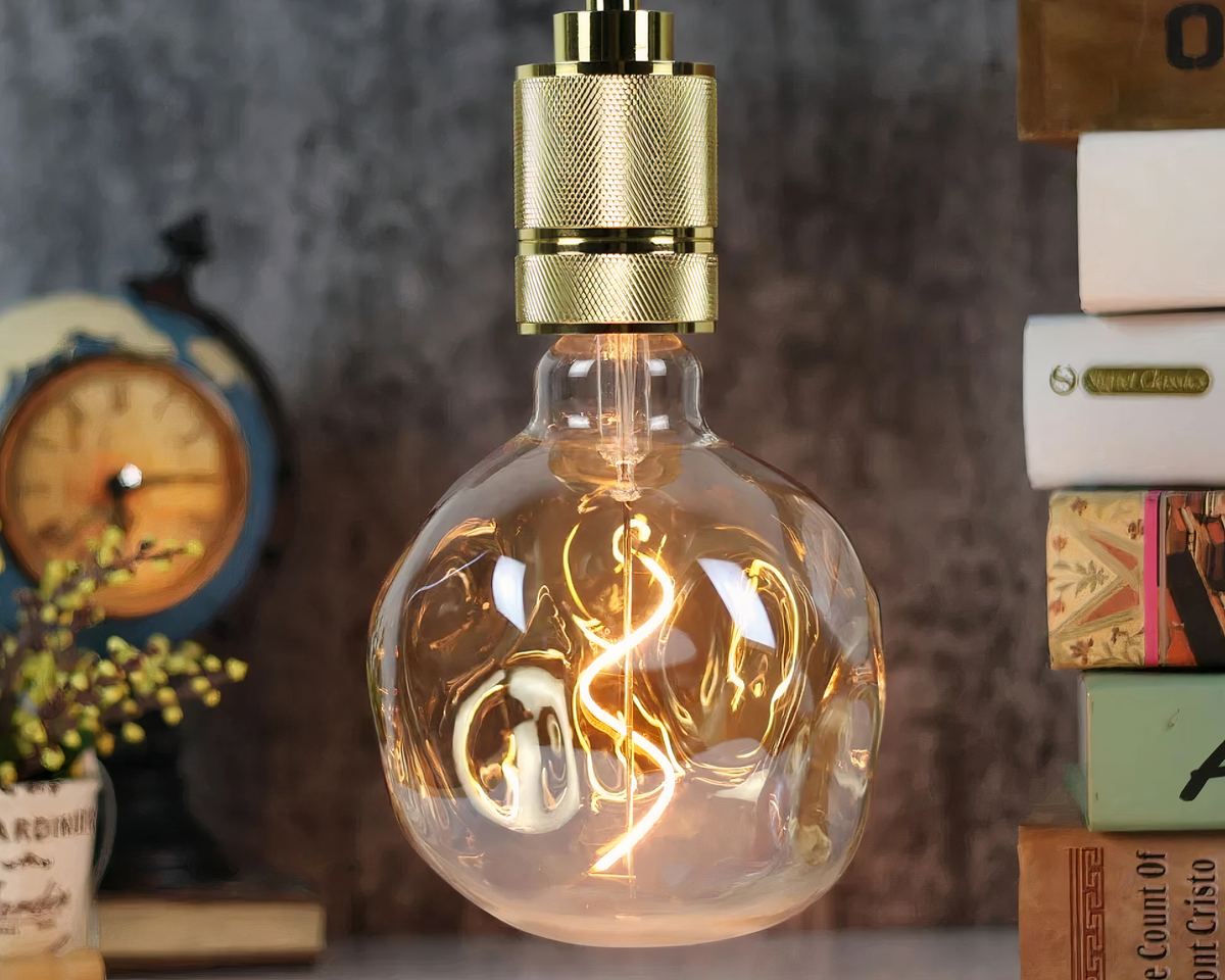 Lustre ampoule géante au verre déstructuré, vue 5