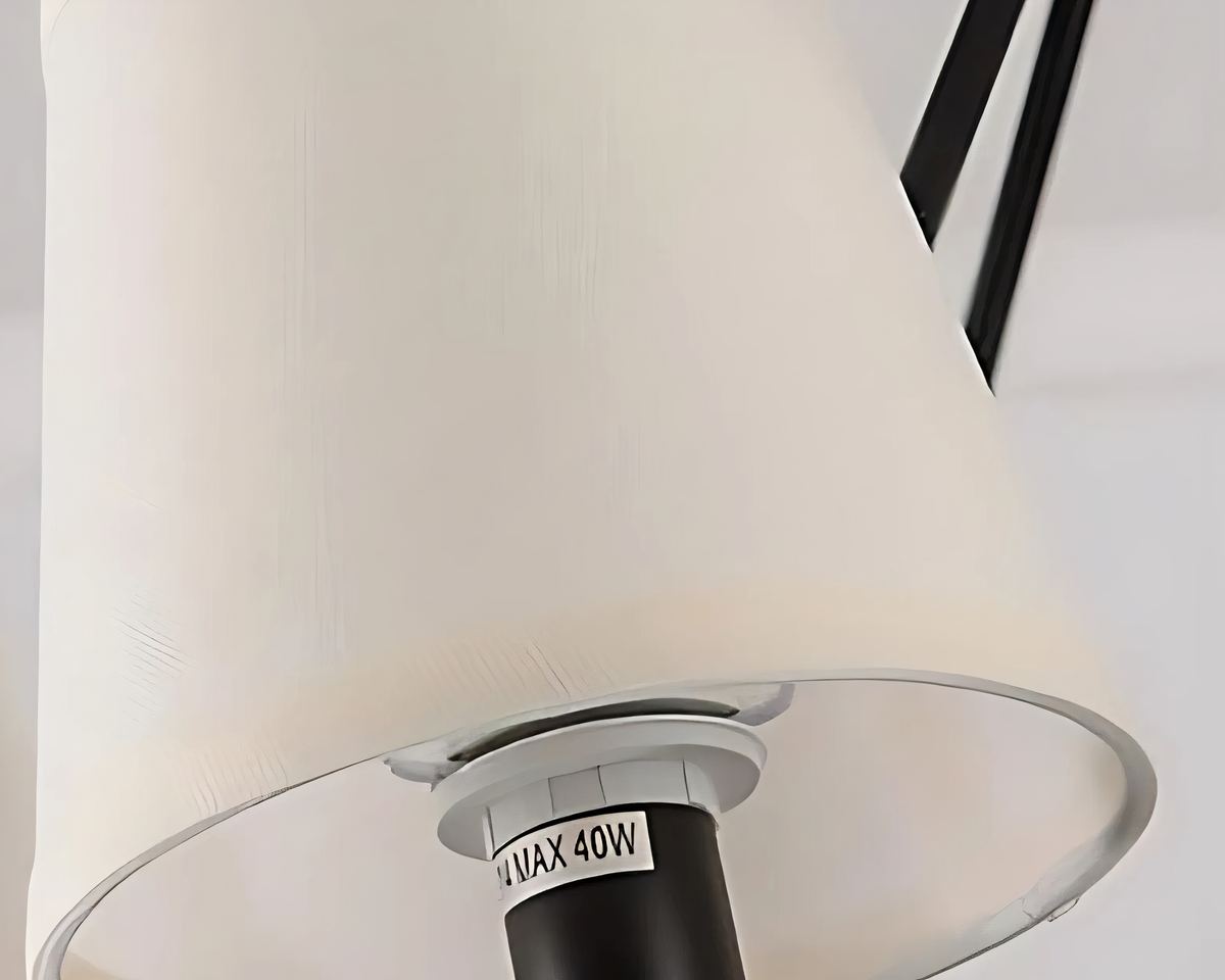 Lustre ancien en fer forgé avec abat-jours en tissu, vue 7