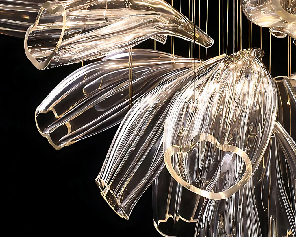 Lustre cristal en cascade de pétales transparents, vue 4