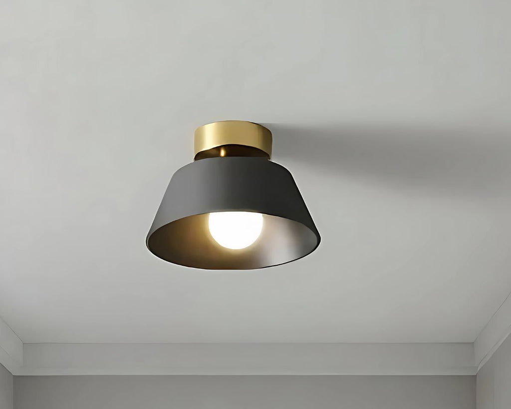Lustre scandinave conique à touche dorée pour toilettes, vue 5