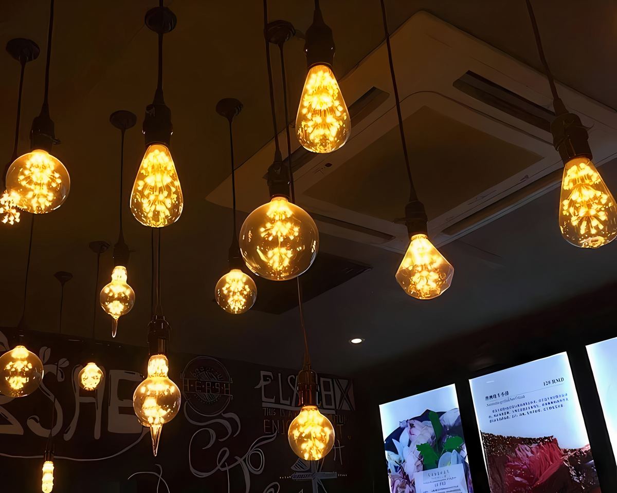 Ampoules LED pour lustre aux formes ludiques, vue 3