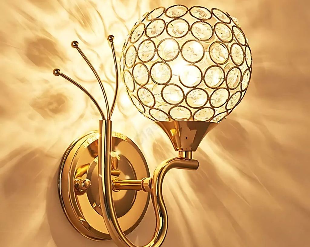Applique lustre boule dorée en cristal, vue 4